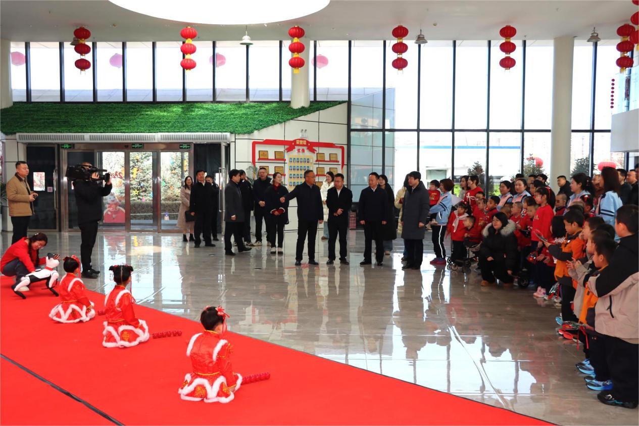 殷殷关怀润童心 切切真情暖除夕 &mdash;&mdash;市委书记张胜利与市儿童福利院孩子共迎新春